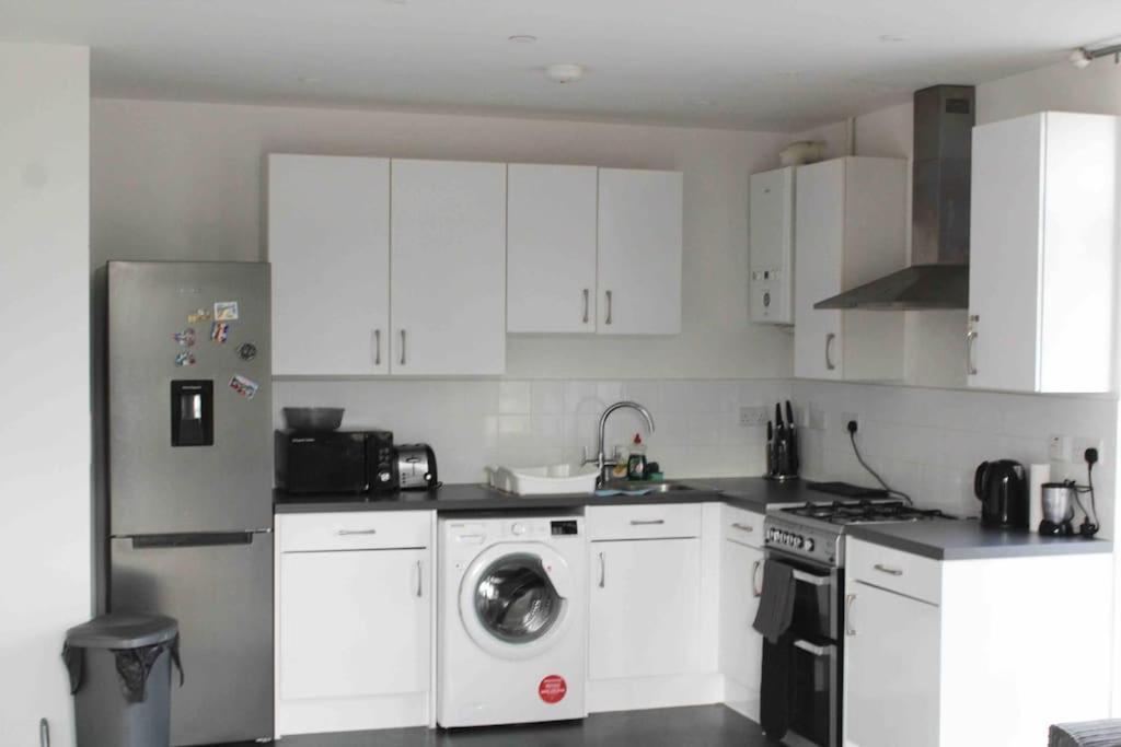 Apartament Lovely One Bedroom With Balcony Londra