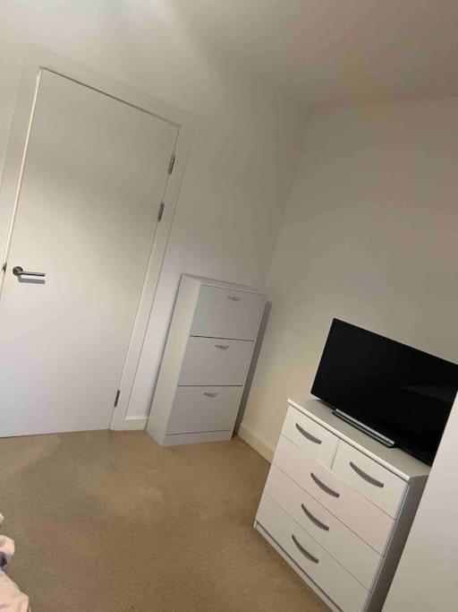 Lovely One Bedroom With Balcony Apartament *